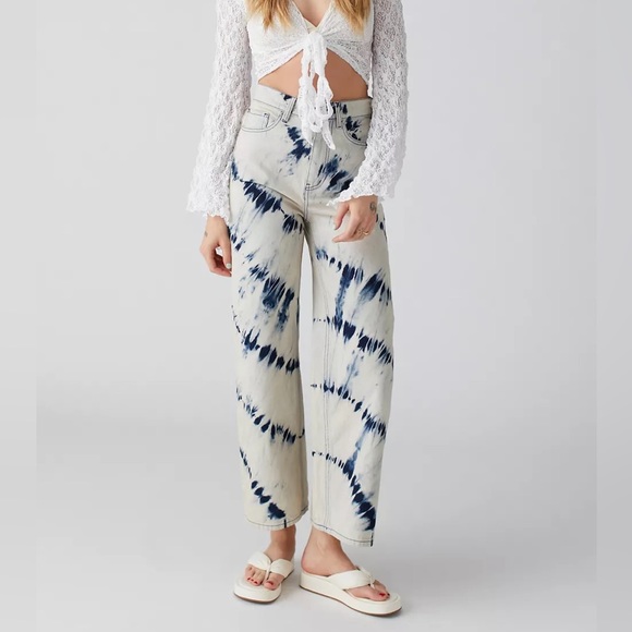 NWT UO Bleach Tie Dye BDG High & Wide Jeans - Picture 2 of 5
